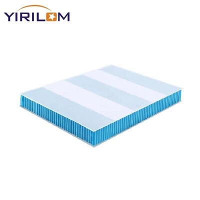 Ένα σποτ φεγγάρι είναι ένα μεμονωμένο σχοινί φεγγάρι που στη συνέχεια περιβάλλεται σε κάποια μορφή υφάσματος ή υλικού.